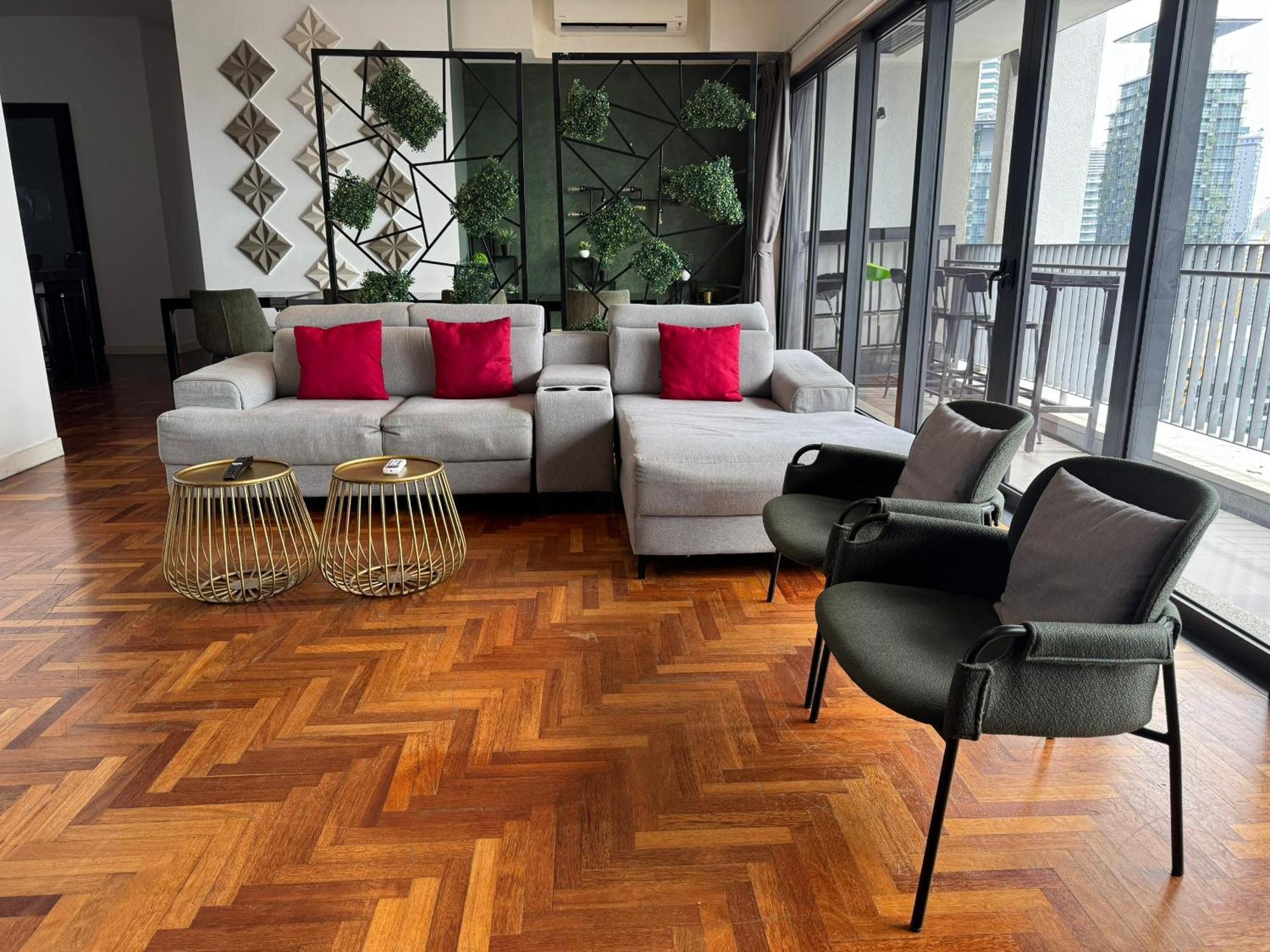 The Mews Klcc By Plush — Photos 1